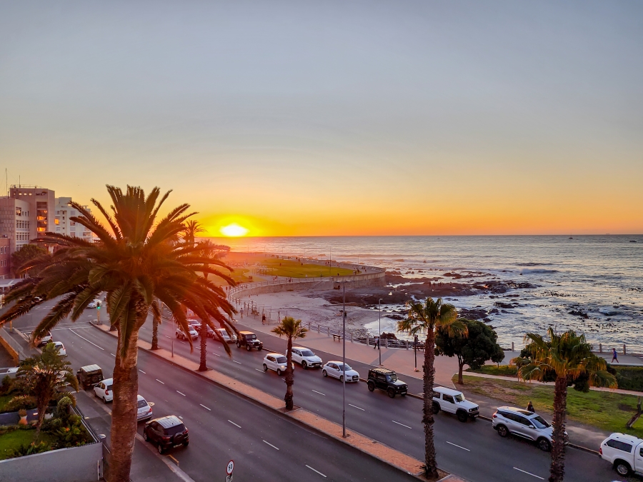 3 Bedroom Property for Sale in Sea Point Western Cape